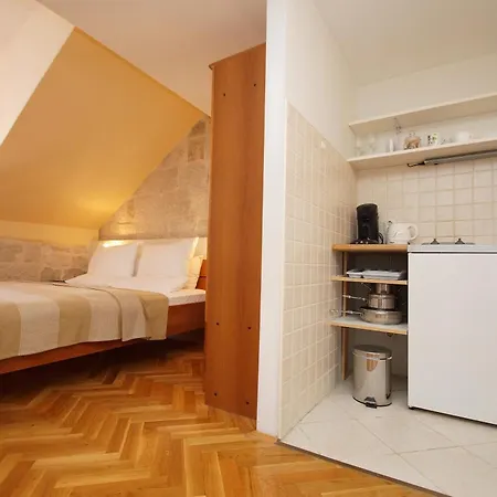 Sunny Town كورتْشولا