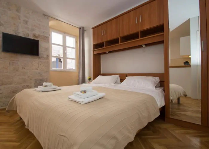 Sunny Town Apartment *