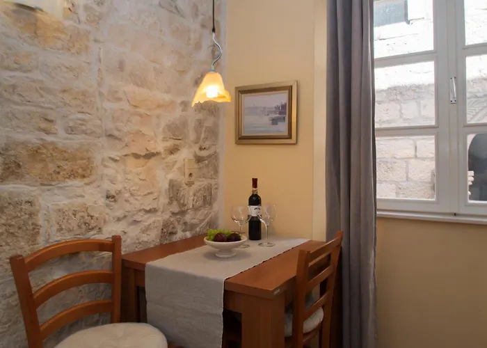 Sunny Town Apartment