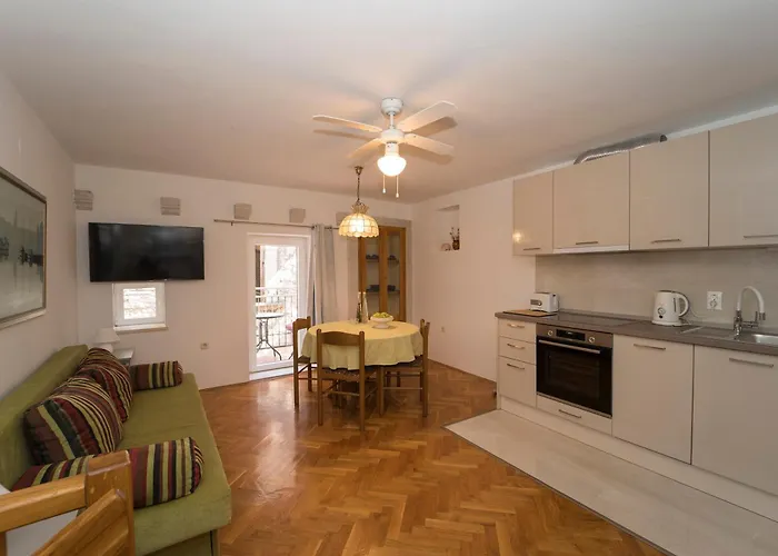 Sunny Town Apartment *