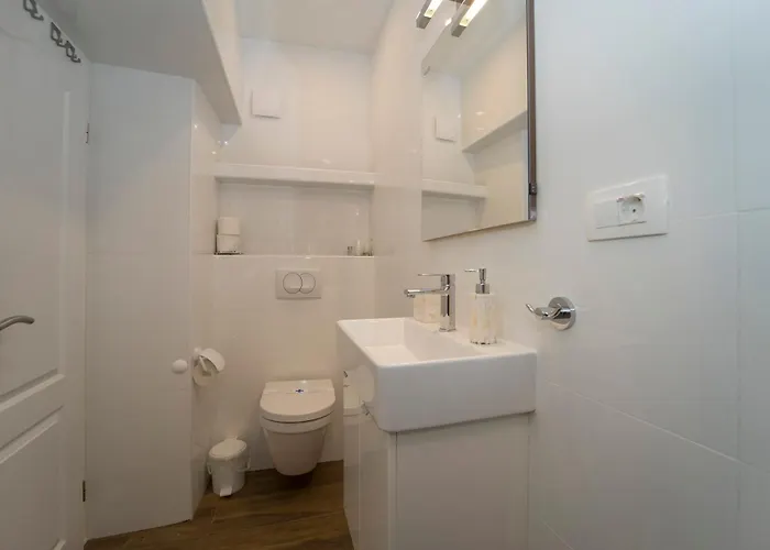 Sunny Town Apartment *