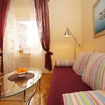 Διαμέρισμα Sunny Town *